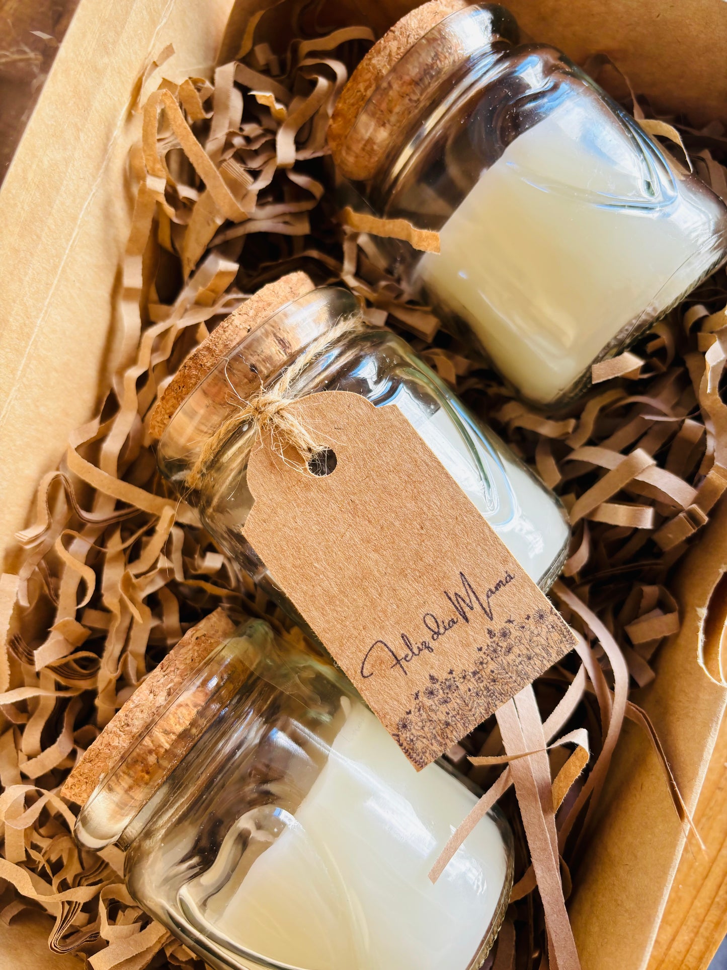 Set 3 velas aroma Jazmín en contenedor vidrio tapa corcho + tarjeta feliz día Mamá