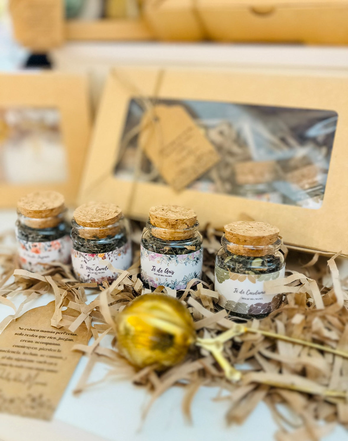 Set Infusor + 4 té Jazmín, Cardamomo, Canela y Anís