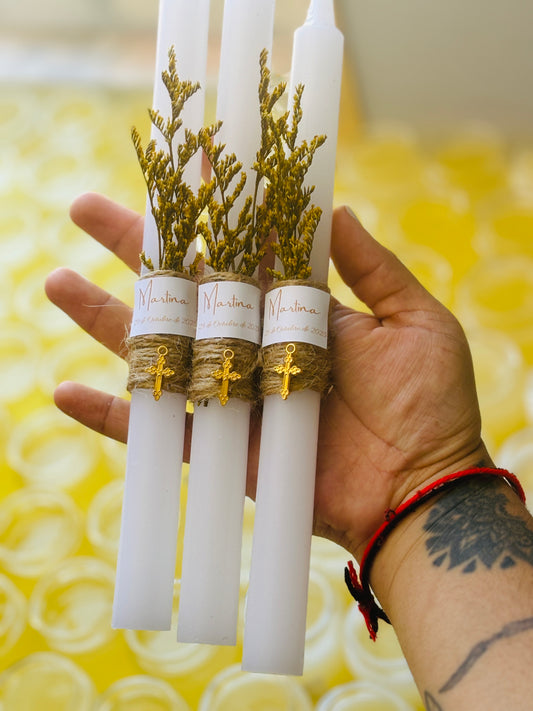 Vela pilar personalizada + decoración flores