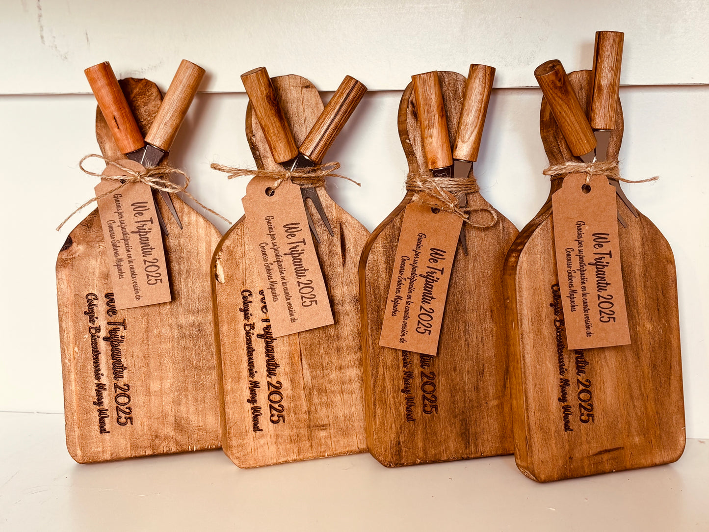 TABLA GRABAGA LÁSER MATRIMONIO PERSONALIZADA  + SET 2 PINCHOS Y TARJETA