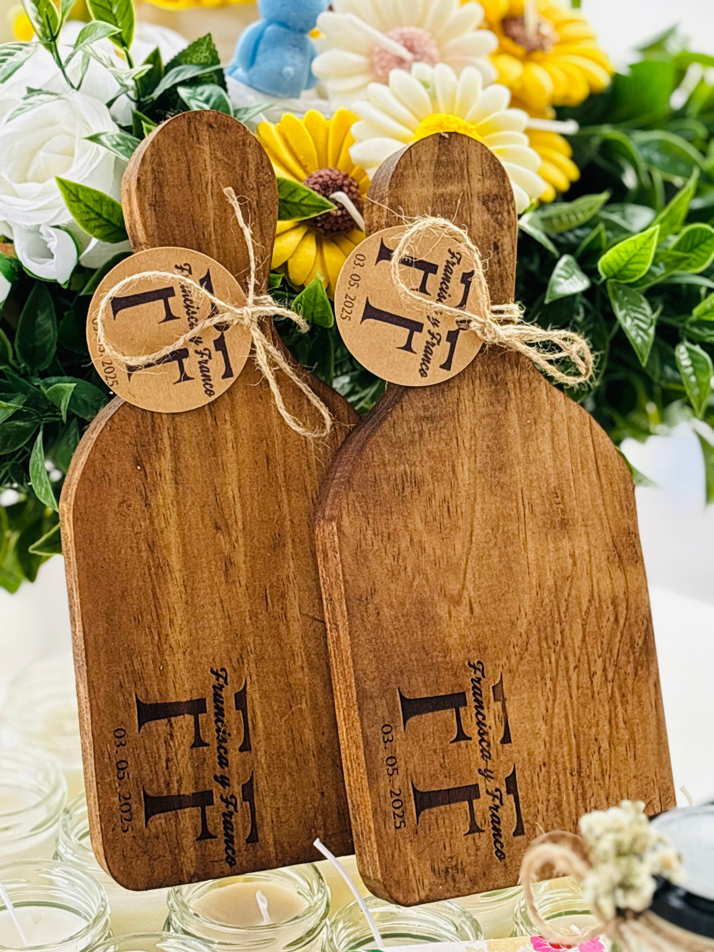 TABLA GRABAGA LÁSER MATRIMONIO PERSONALIZADA  + SET 2 PINCHOS Y TARJETA