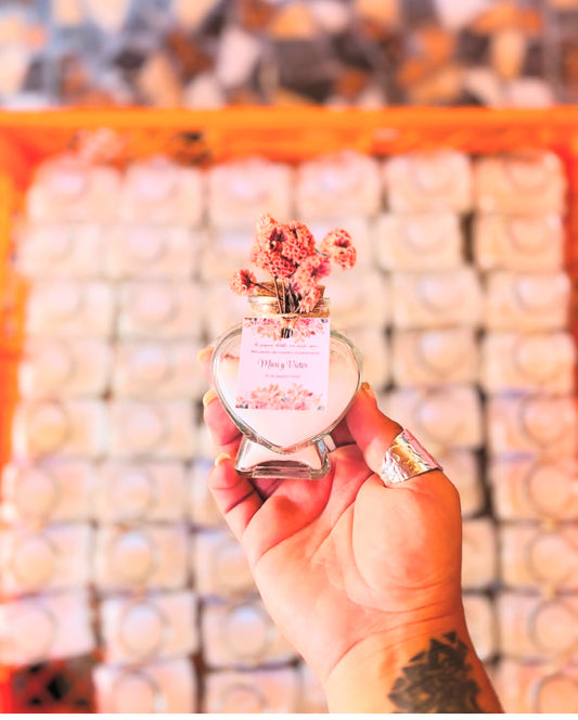 Vela corazón + flores y tarjeta
