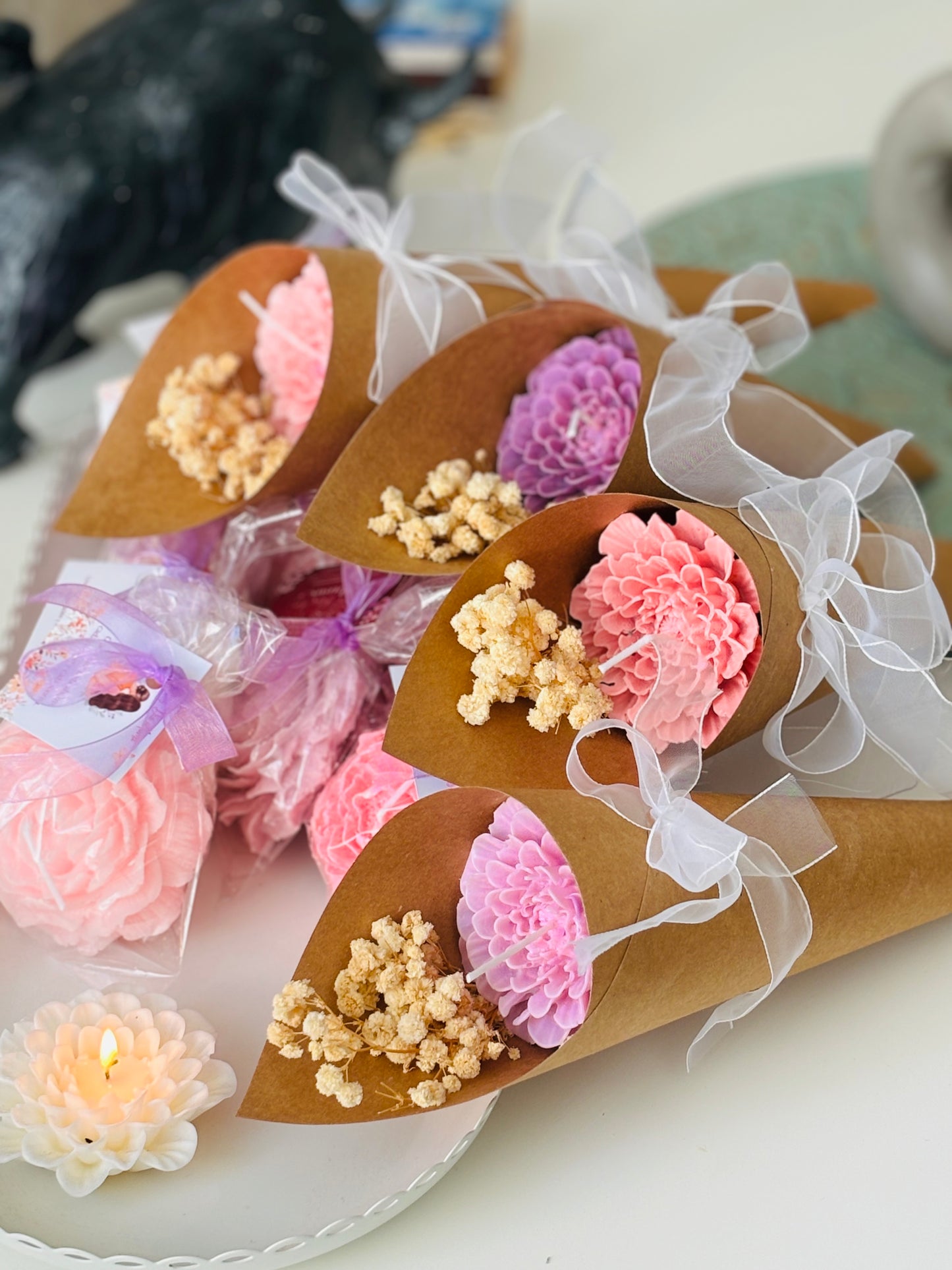 PACK 12 VELAS AROMATICAS  EN RAMO FLOR DE LOTO + TARJETA