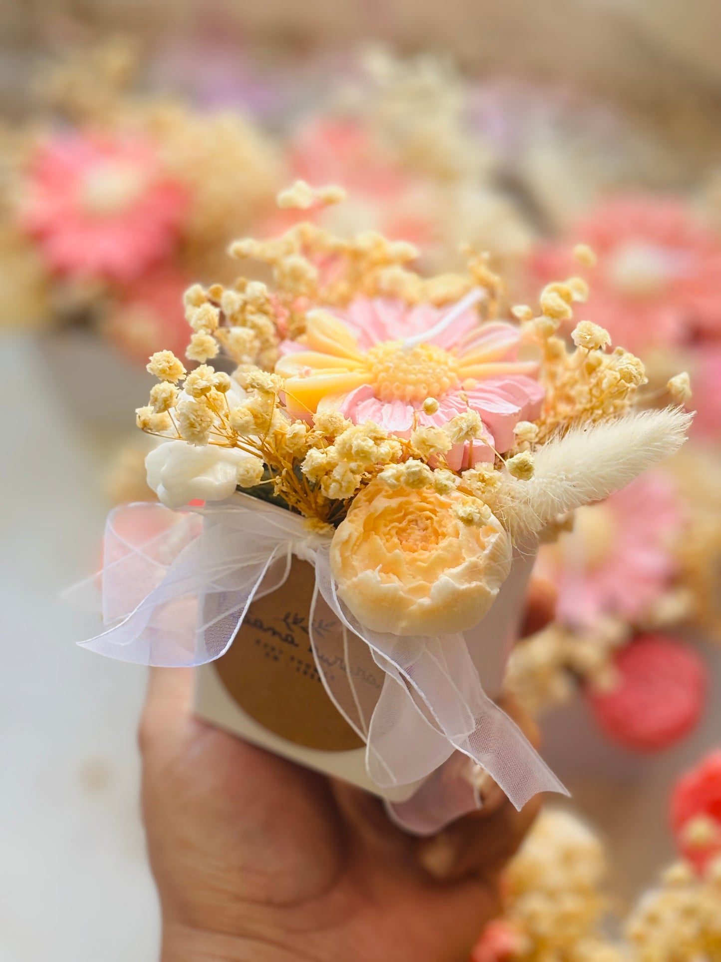 Mini maceta con flores y velas